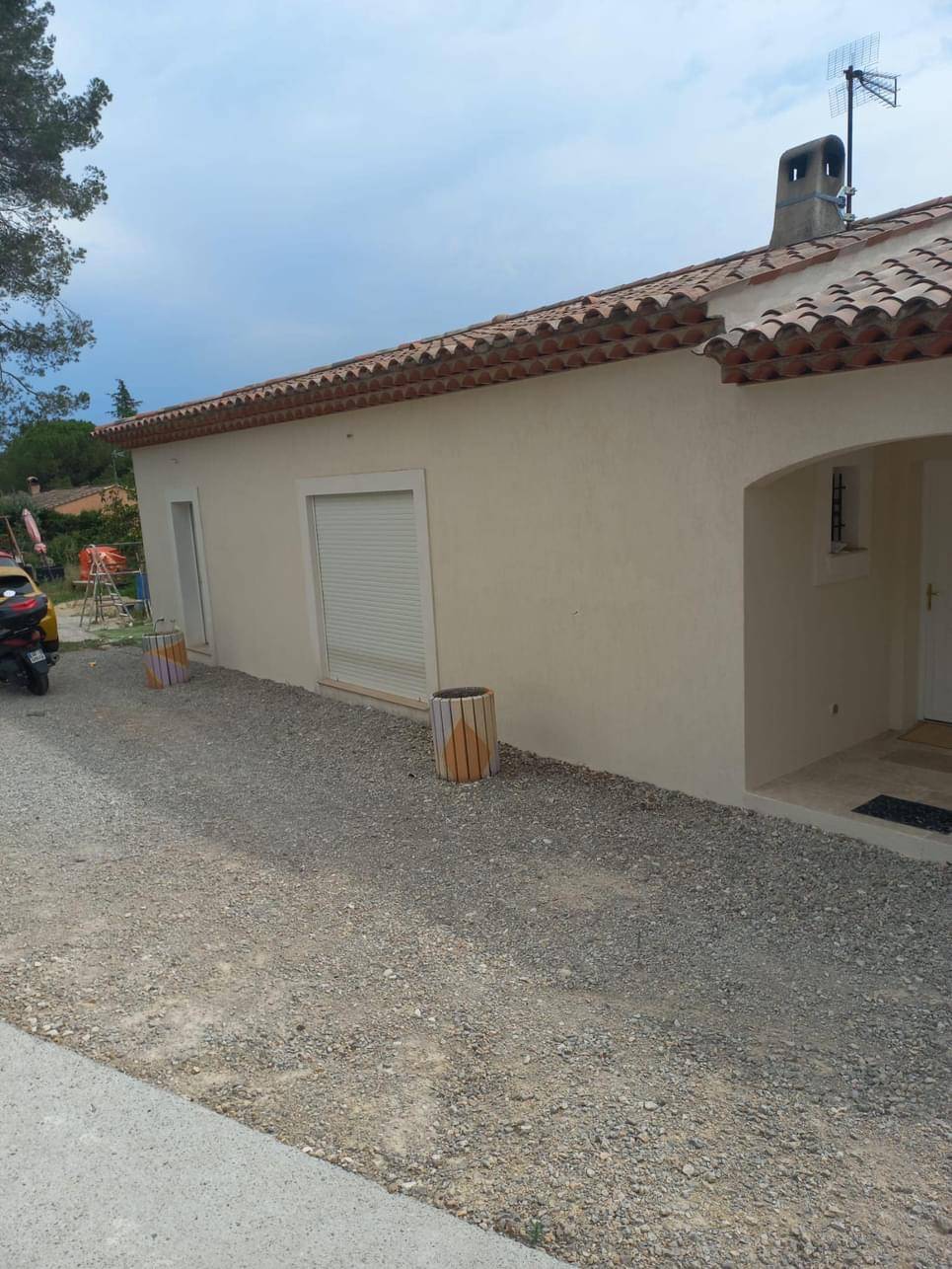Rénovation de façade extérieur sur un enduit existant à Draguignan dans le Var