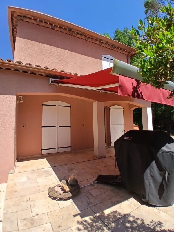 Peintre façade expérimenté pour rénovation maison secondaire avec peinture extérieure haute résistance UV à Les Arcs 83460